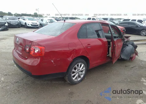 2010 Volkswagen Jetta Limited Edition z USA, uszkodzony, nr VIN 3VWAX7AJ6AM150741